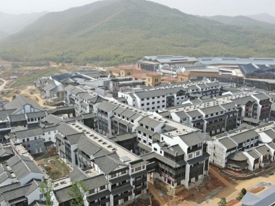 宜興窯湖小鎮(zhèn)二標(biāo)段配電房國慶前順利完成送電！